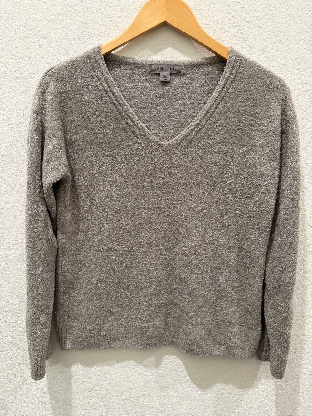 Barefoot Dreams CozyChic Lite V-Neck Sweater Grey Pullover Womens XS